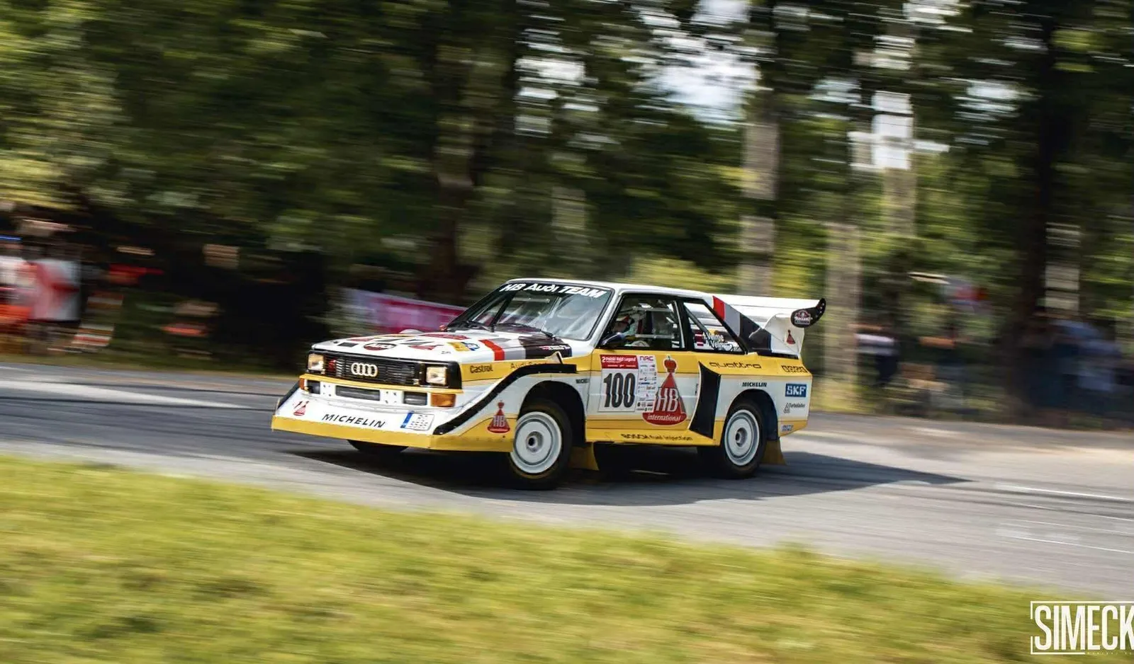 Polnische Legenden-Rallye – Fans und Rallyeautos